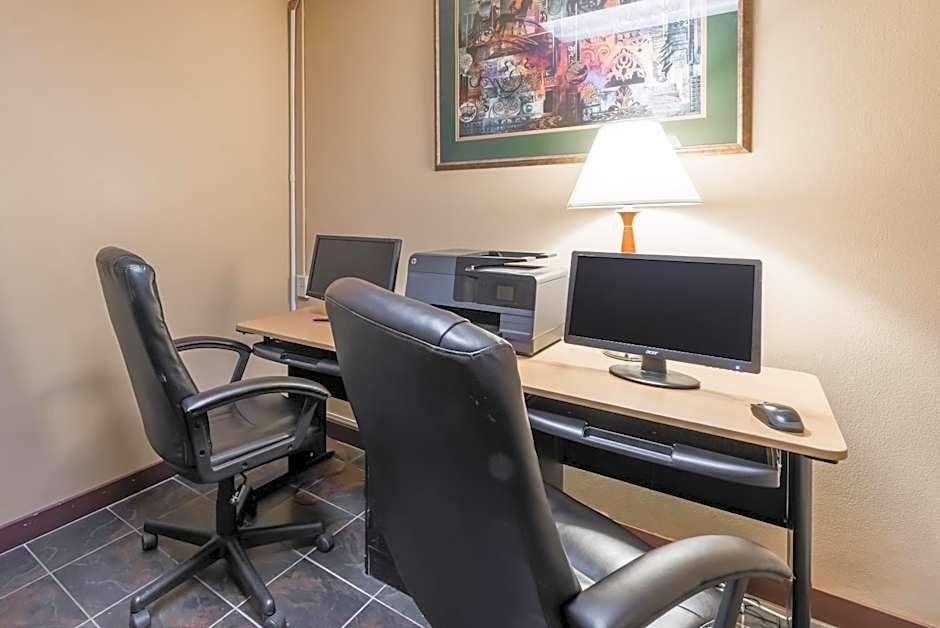 Ramada by Wyndham Fargo