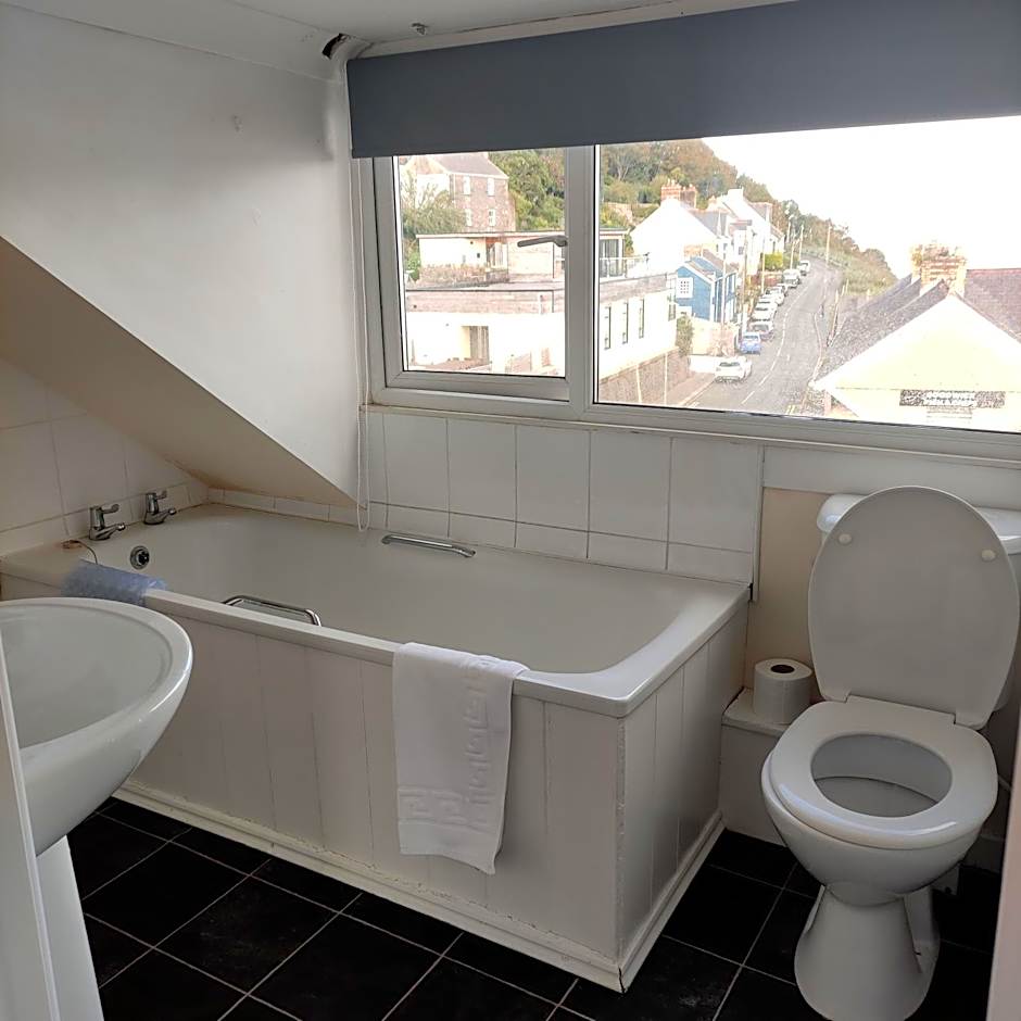 Rose and Crown Hotel & Hope and Anchor Bar