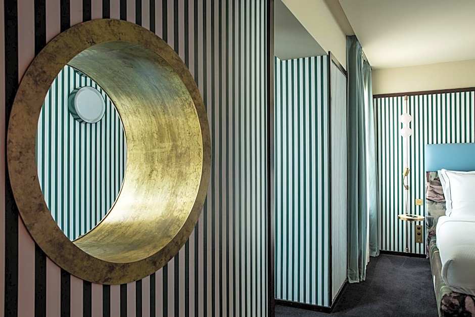 Hotel du Rond-Point des Champs-Elysees - Esprit de France