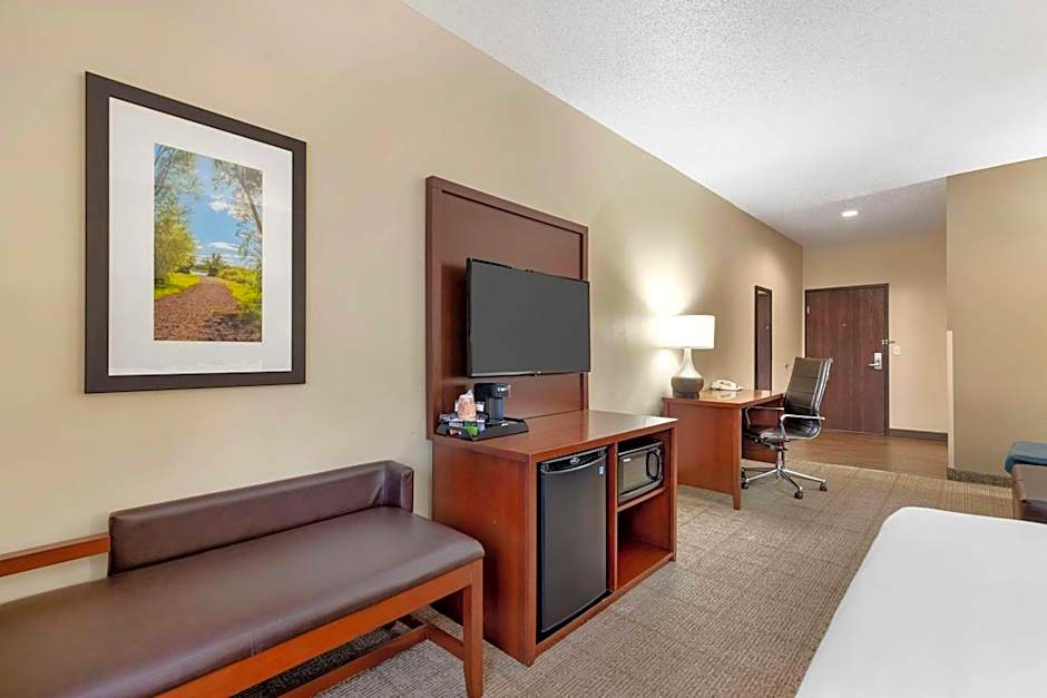 Comfort Suites Cedar Falls