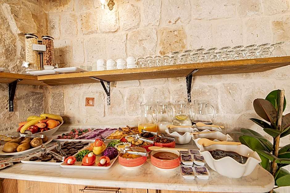 Ares Cave Suites