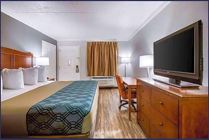 Travelodge by Wyndham Canton-Livonia Area, MI