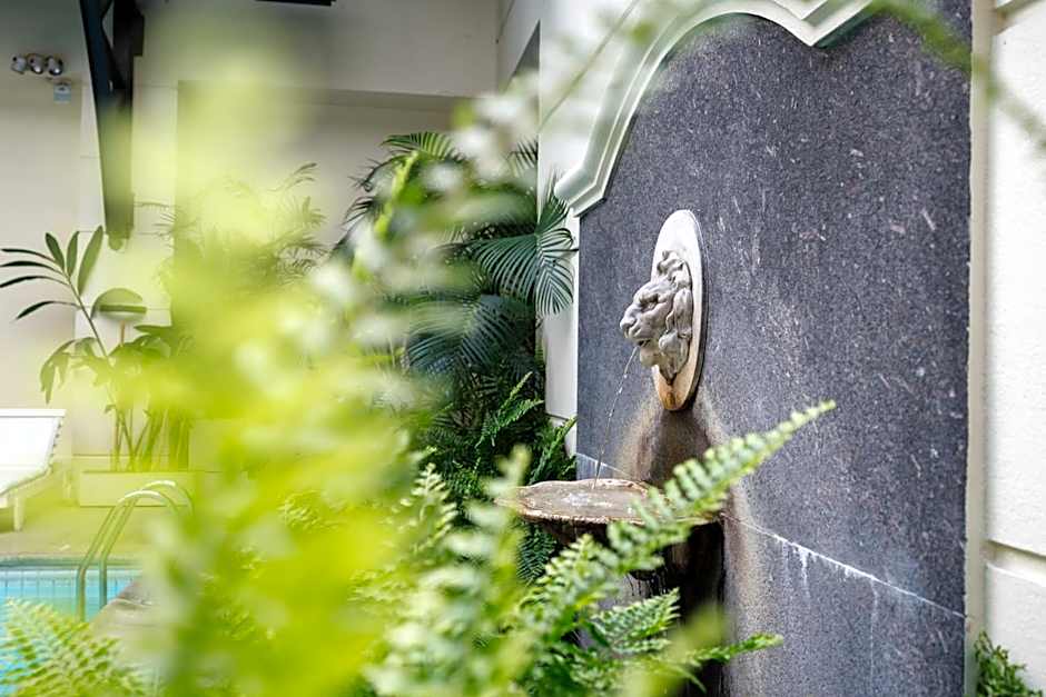 Loi Suites Recoleta Hotel