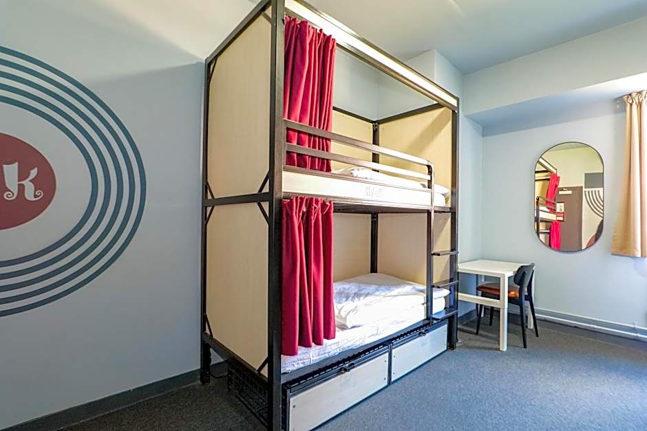 Kinlay Hostel Eyre Square - Best Hostel in Ireland 2025