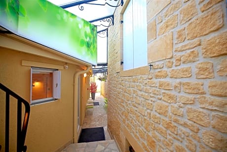 Double Room with Courtyard View