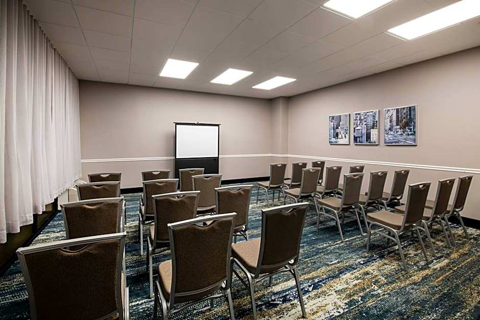 Baymont by Wyndham White Plains - Elmsford