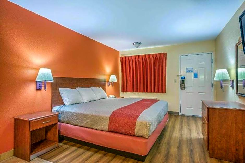 Rodeway Inn & Suites