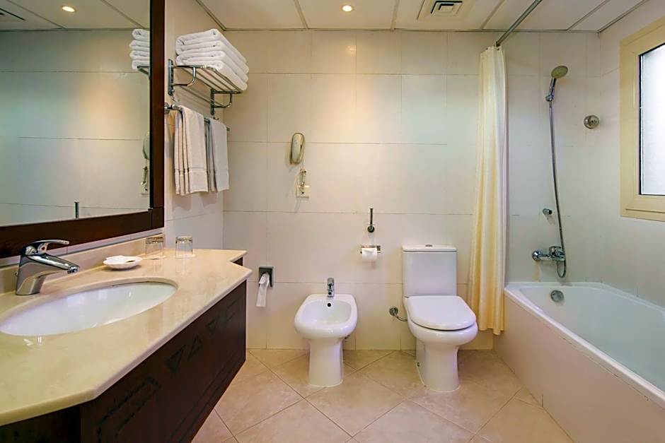 Al Hamra Village Hotel