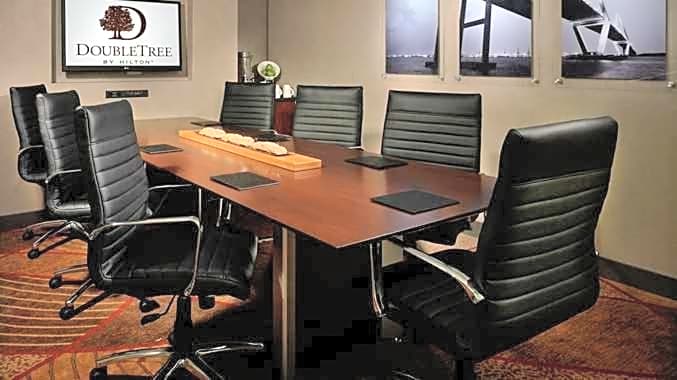 DoubleTree Hotel & Suites Charleston Airport