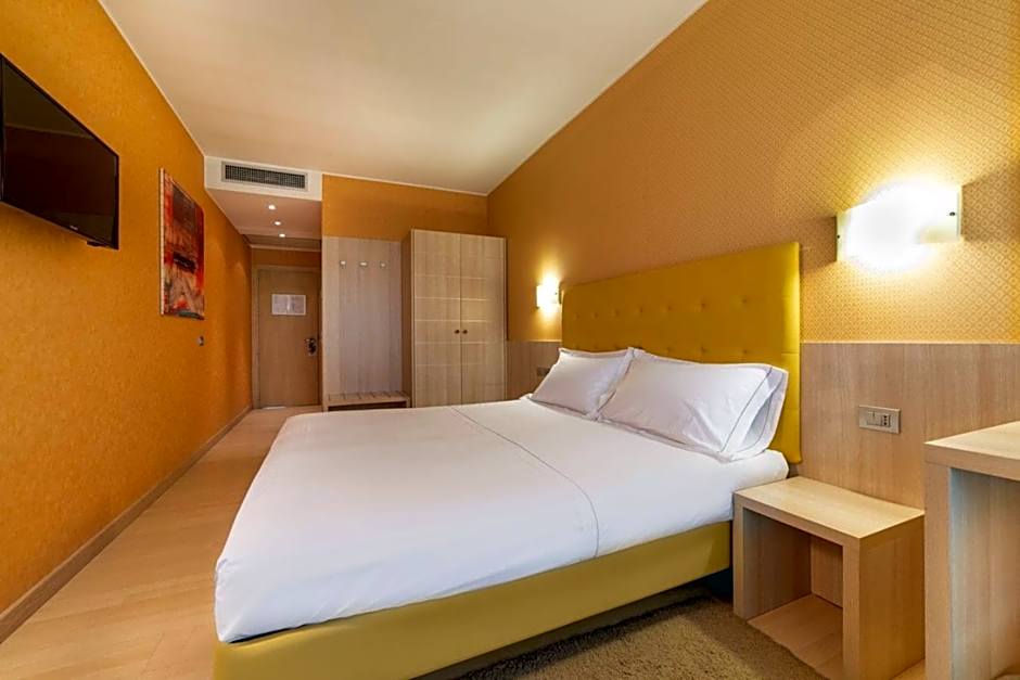 Piranha Hotel e Motel