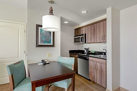 2 Queen Beds 1 Bedroom Suite Nonsmoking