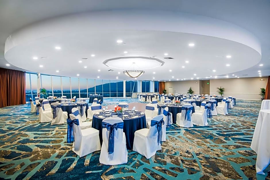 Crowne Plaza Ventura Beach By IHG