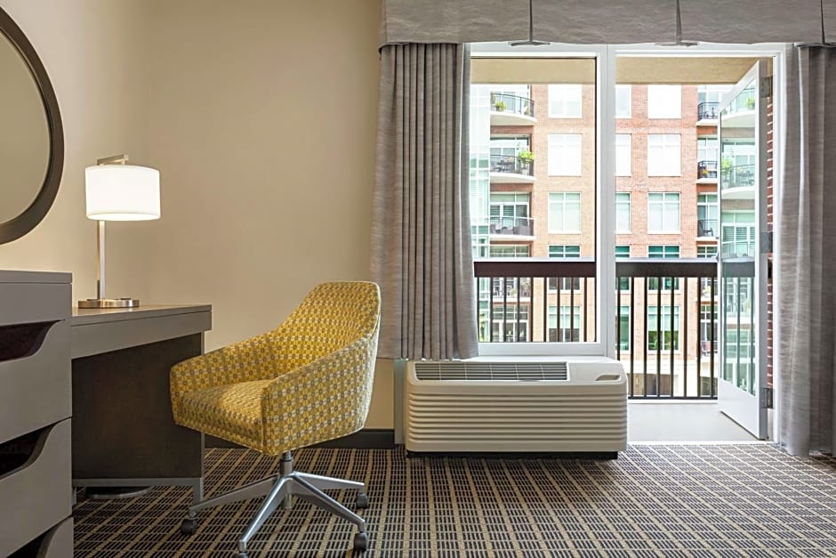 Hampton Inn By Hilton & Suites Greenville-Downtown-Riverplace