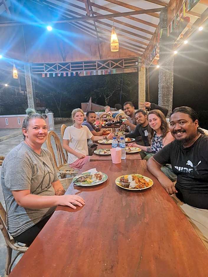 Asim Paris Guesthouse & jungle trekking