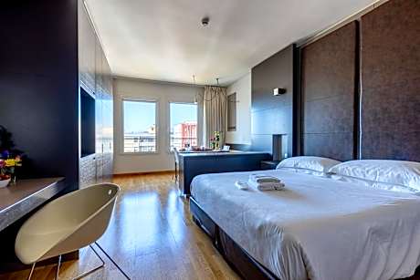 Wall Art Hotel & Residence