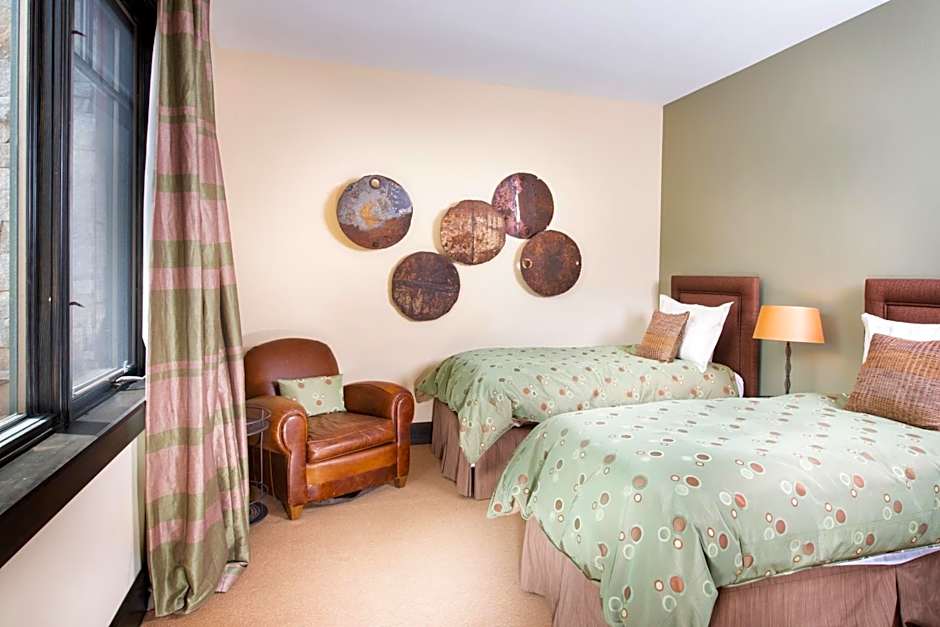 Bachelor Gulch Village