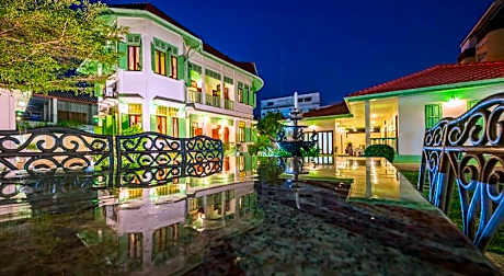 Khuanwichian Villa