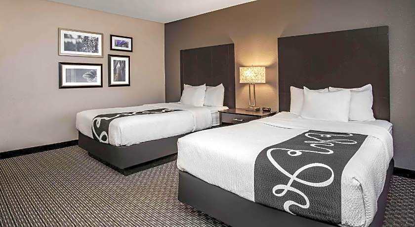 La Quinta Inn & Suites by Wyndham Oshkosh