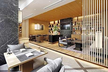 Tower Side Executive Twin (Non-Smoking) with Lounge Access and Lounge Breakfast Included + Sauna Access