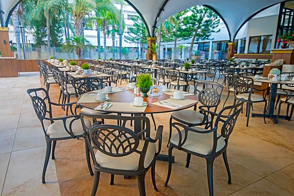 Adams Beach Hotel & Spa