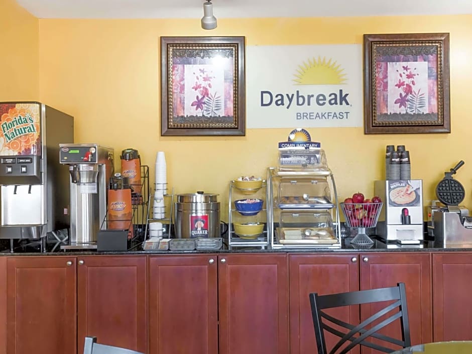 Days Inn by Wyndham Sulphur LA