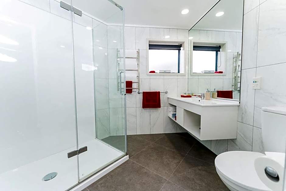 Aubyn Court Spa Motel