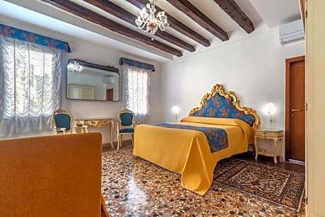 Family Room with Garden View