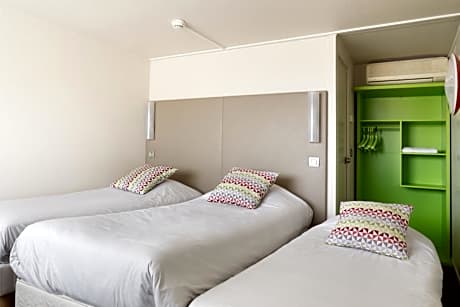 Standard Twin Room with One Single Bed - Up to Ten Years