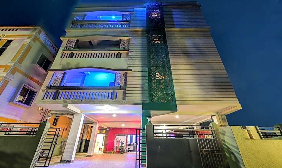 Goroomgo Effective Bollywood Hotels Bhubaneswar