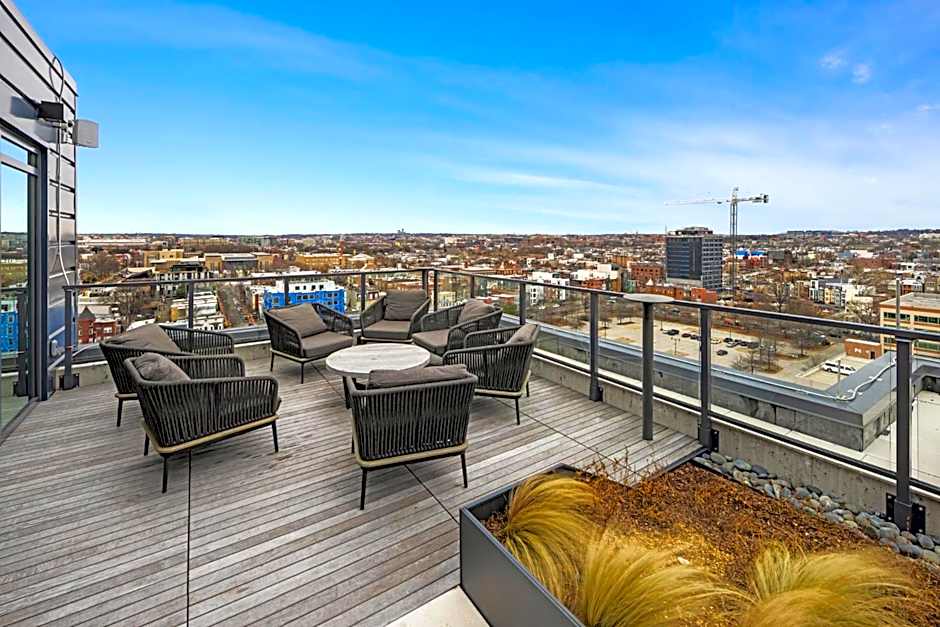 Global Luxury Suites at Tribeca