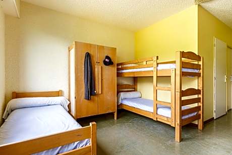 Mixed Dormitory Room