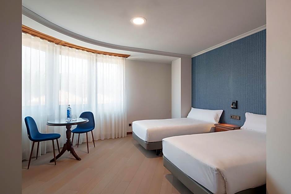 Hotel Almirante