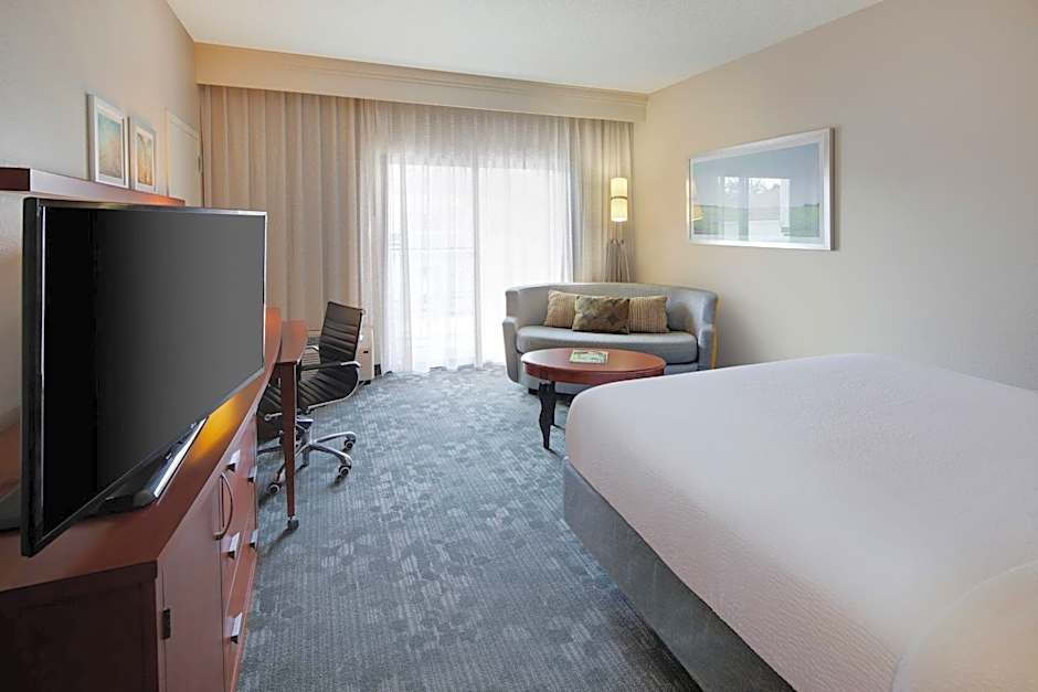 Courtyard by Marriott Dallas Addison/Midway