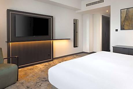 King Deluxe Room With Cardiff Castle View