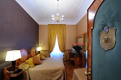 Family Room (2 Adults + 2 Children)