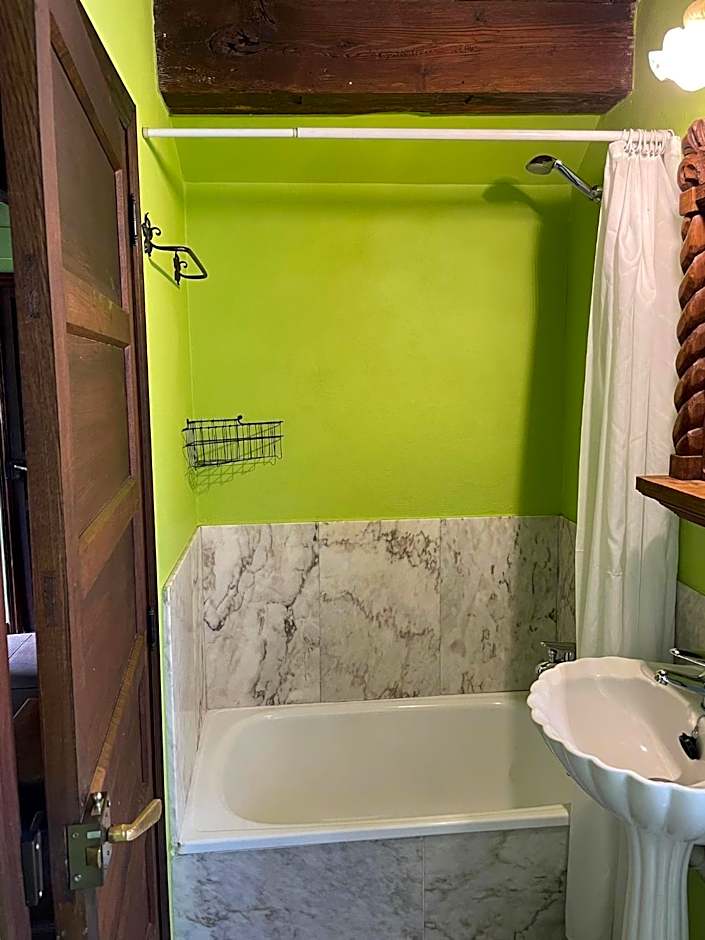 Hotel y apartamentos rurales L'Anceo