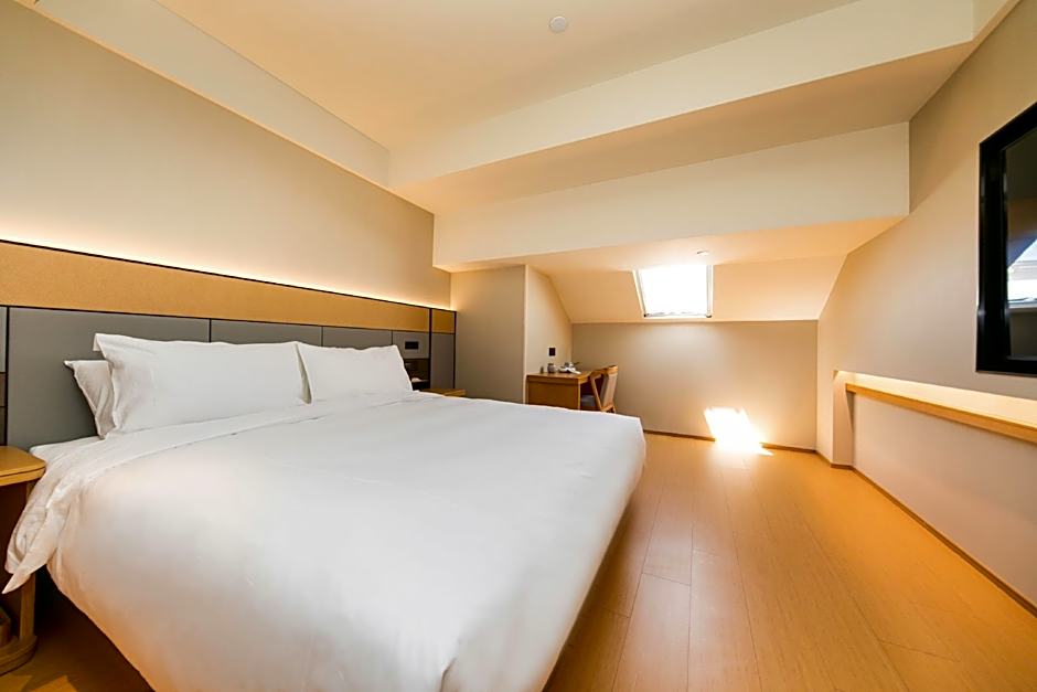 Ji Hotel Huzhou Renhuangshan