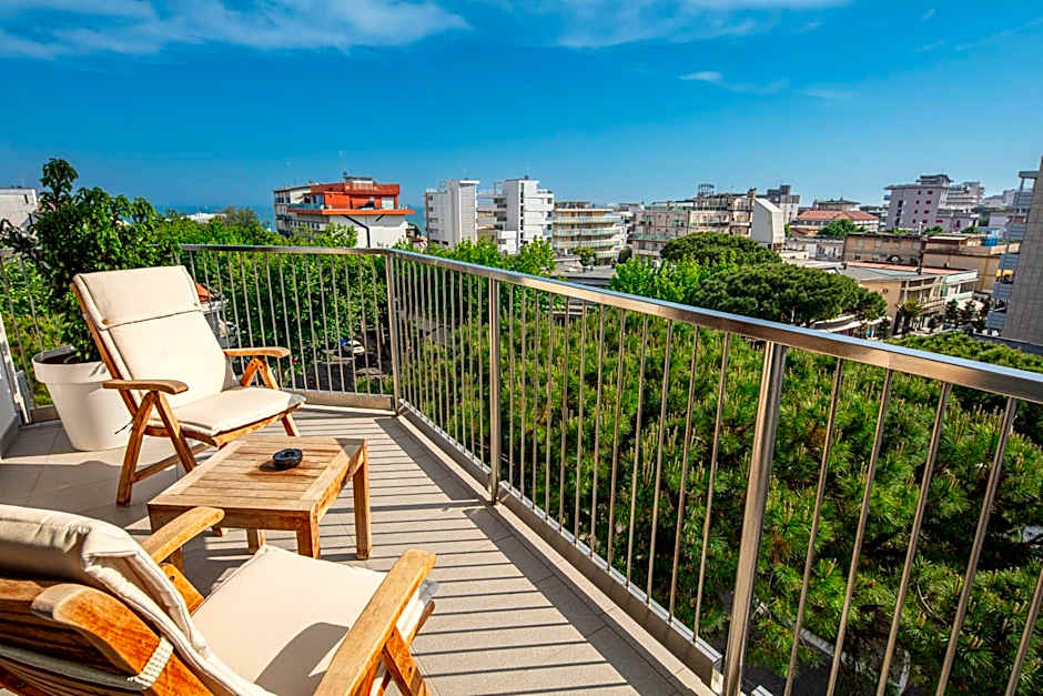 Monaco Suites Hotel