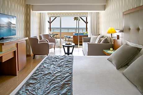 Deluxe Terrace Suite Sea View with Outdoor Whirlpool