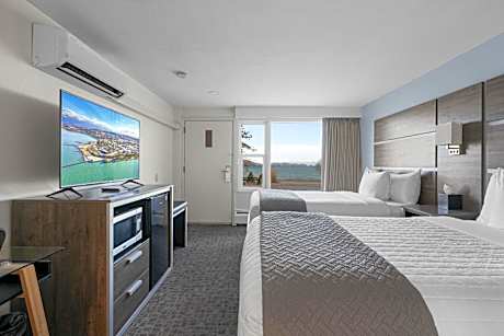 Premium Queen with Lake View