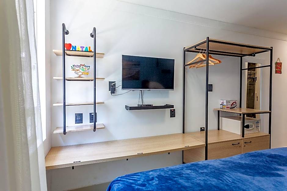 Suíte PÉ NA AREIA com PISCINA, WIFI e ESTACIONAMENTO em PONTA NEGRA