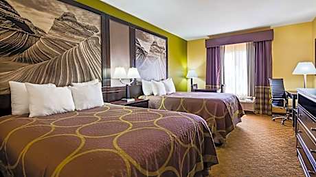 2 Queen Mobility Accessible Walk In Shower Microwave And Refrigerator Non-Smoking Full Breakfast