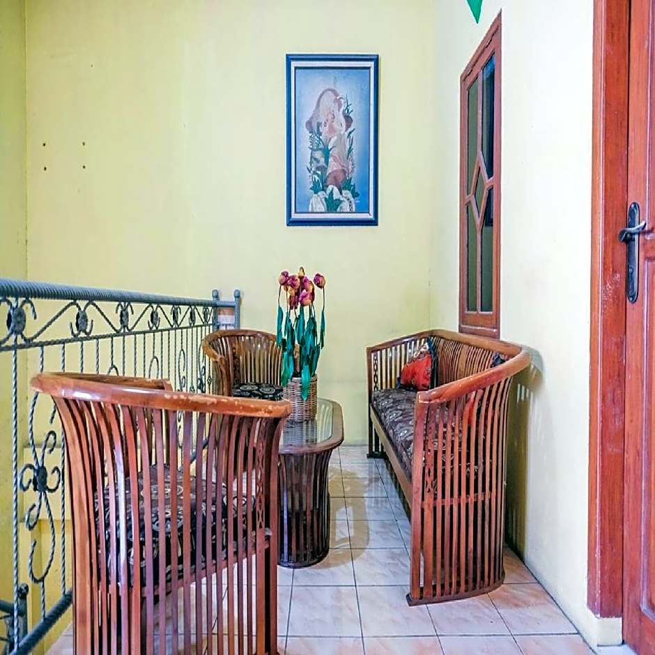 RedDoorz Syariah near Stadion Maulana Yusuf