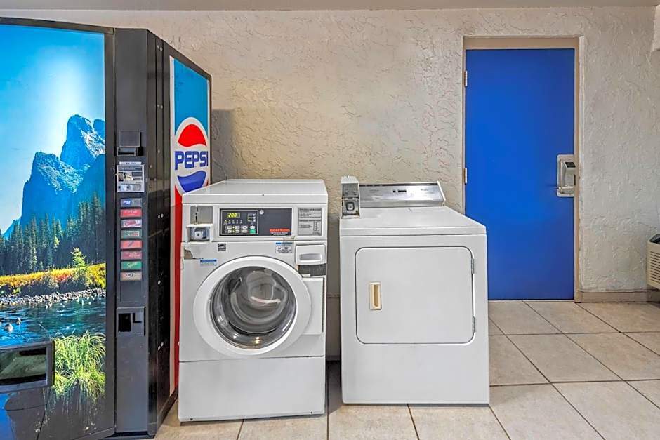 Days Inn by Wyndham Independence