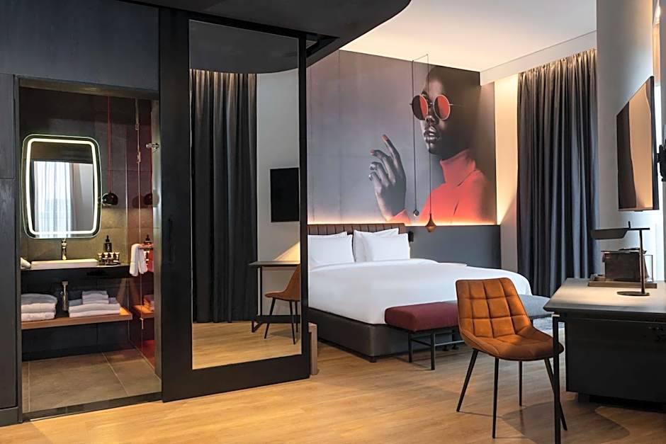 Radisson RED Hotel, Johannesburg Rosebank