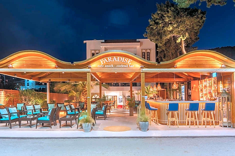 Paradise Hotel-Apartments