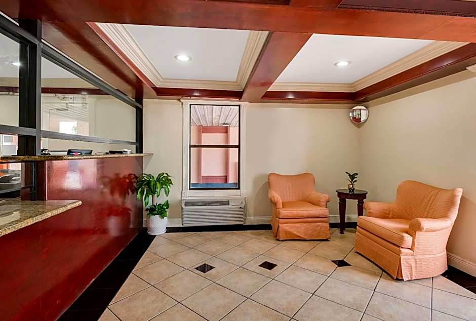 Rodeway Inn & Suites East