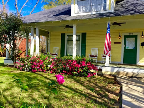 Brooks House Suites