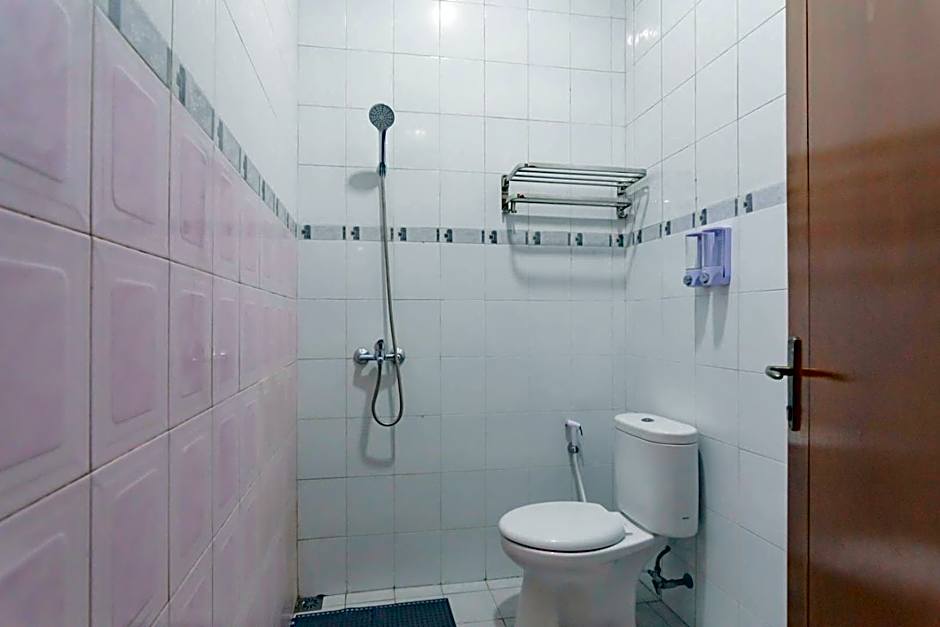 Shofy Guest House Mitra RedDoorz