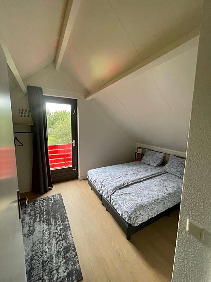 Nice 3-bedroom house with lake view
